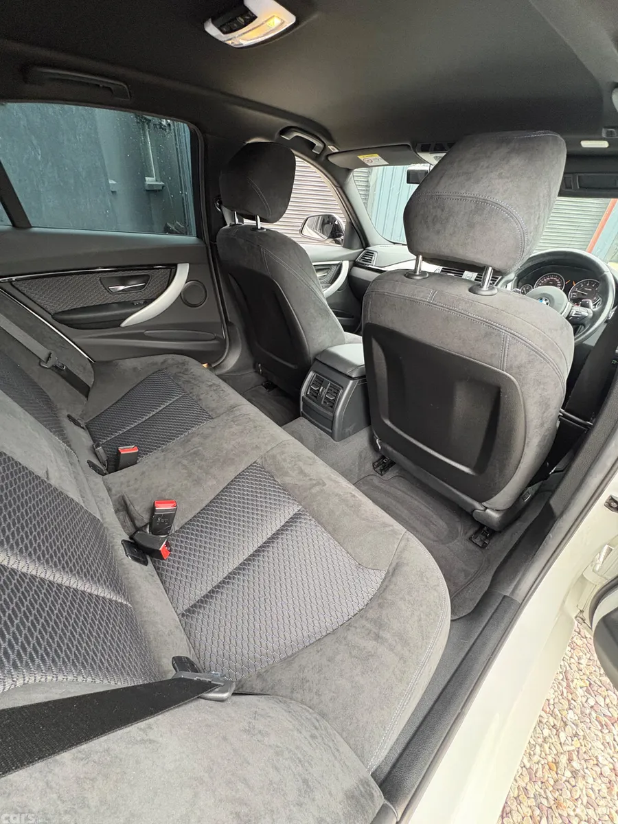BMW 3-Series Saloon, Petrol, 2017, White
