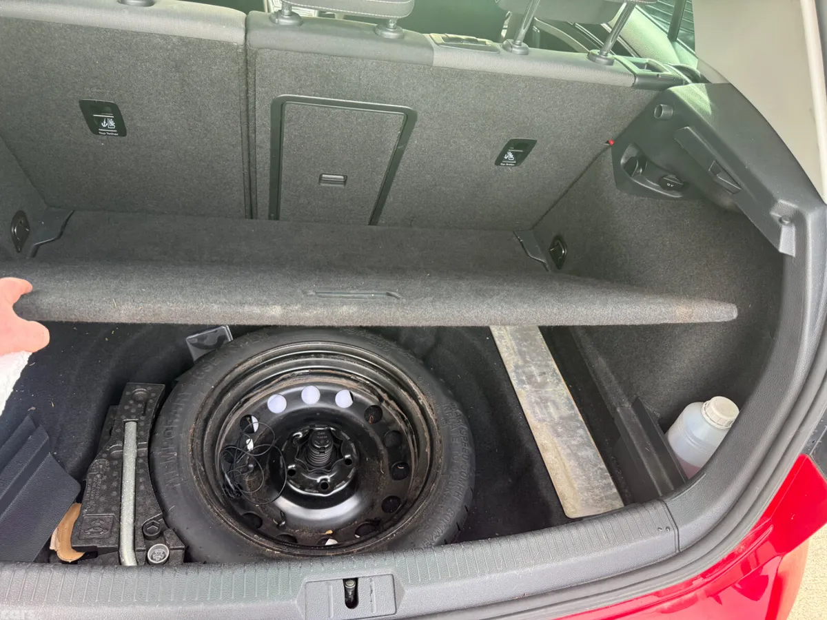 Volkswagen Golf Hatchback, Diesel, 2016, Red