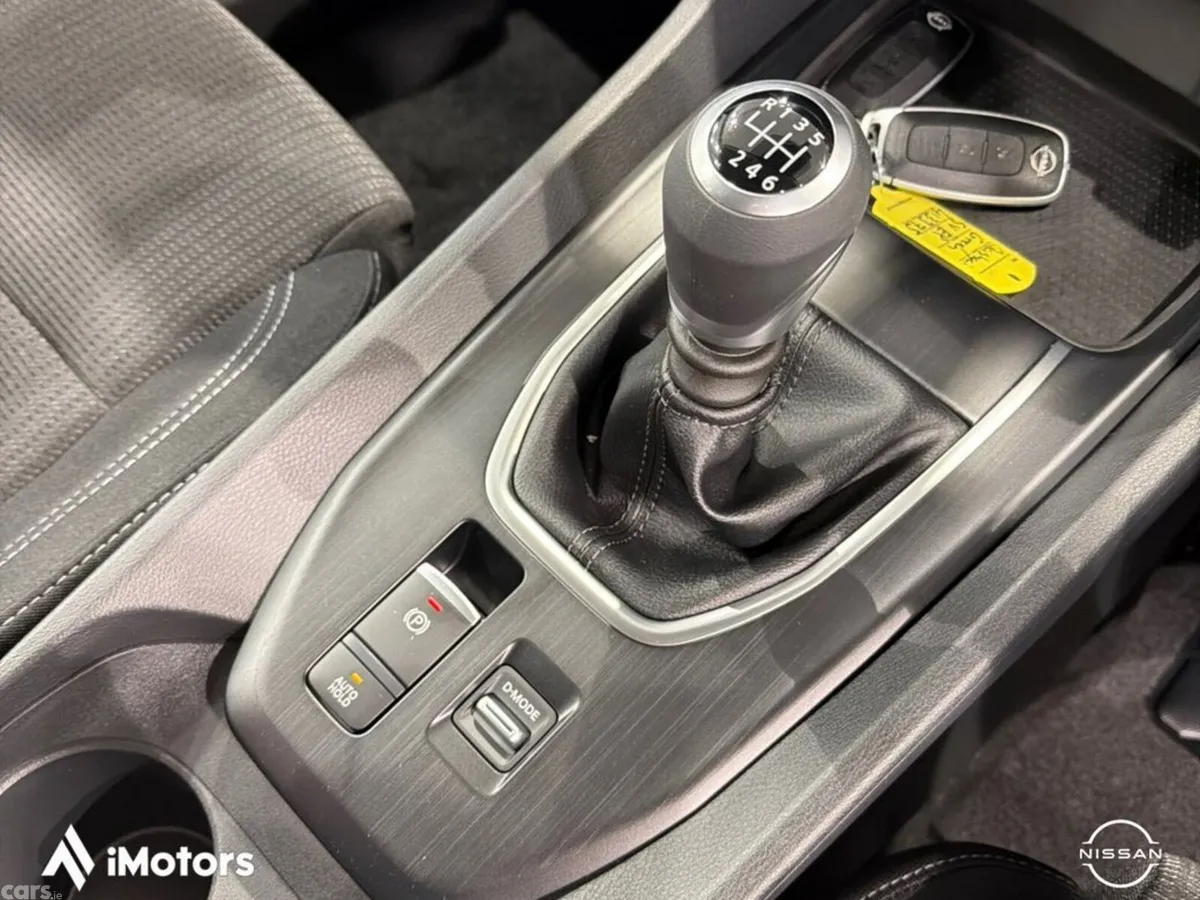 Nissan Qashqai SUV, Petrol Hybrid, 2027, Green
