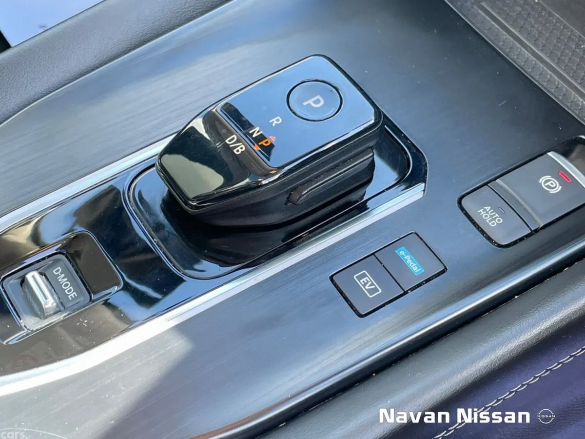 Nissan Qashqai MPV, Petrol Hybrid, 2023, Black