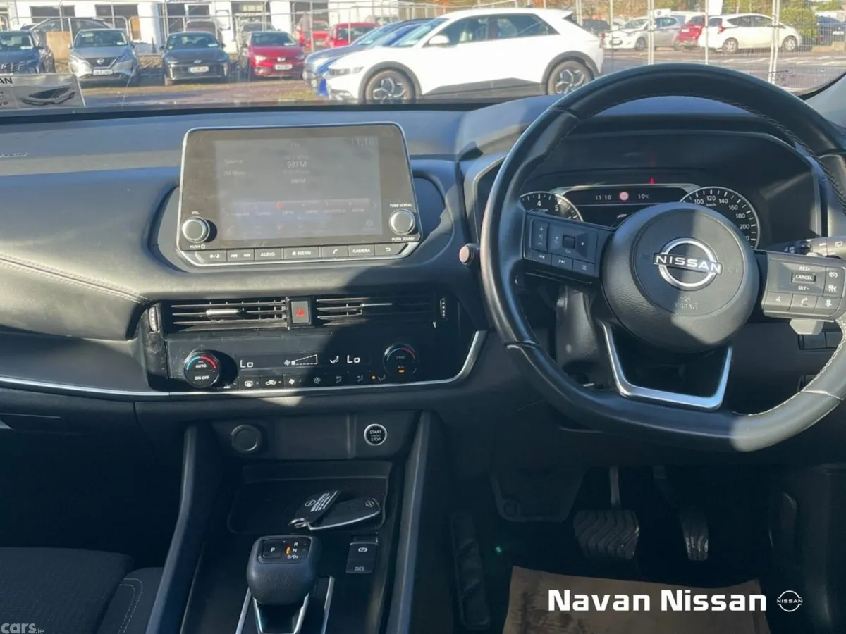 Nissan Qashqai MPV, Petrol Hybrid, 2023, Red