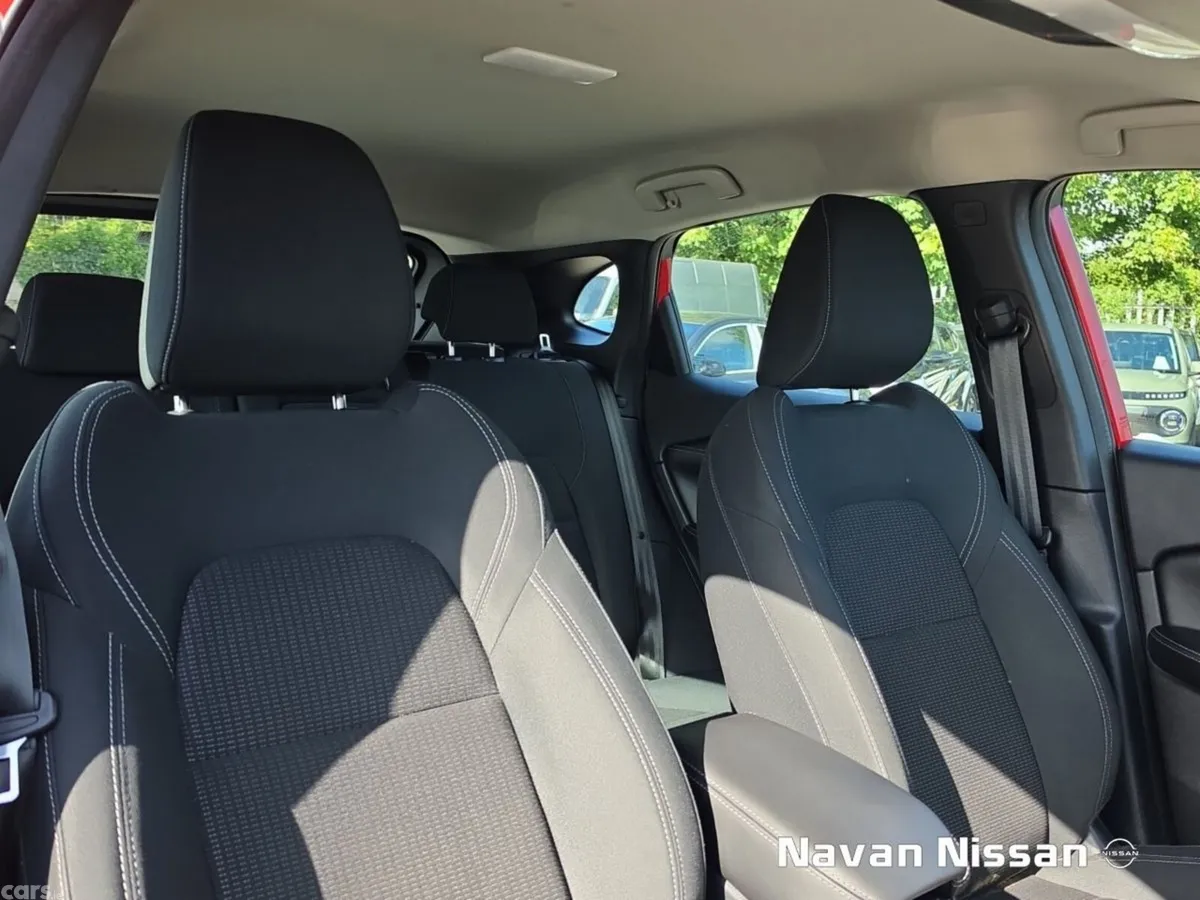 Nissan Qashqai MPV, Petrol Hybrid, 2023, Red