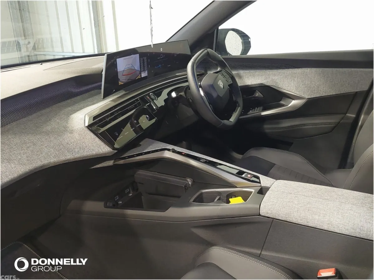 Peugeot 5008 SUV, Electric, 2025, Blue