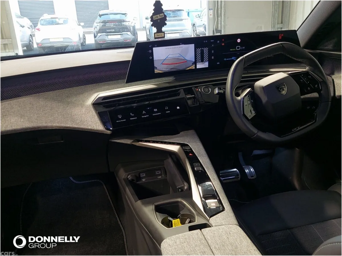 Peugeot 5008 SUV, Electric, 2025, Blue