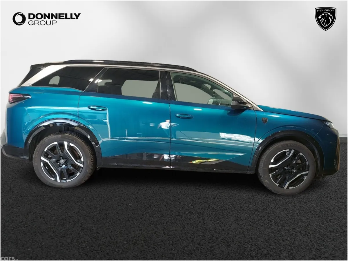 Peugeot 5008 SUV, Electric, 2025, Blue