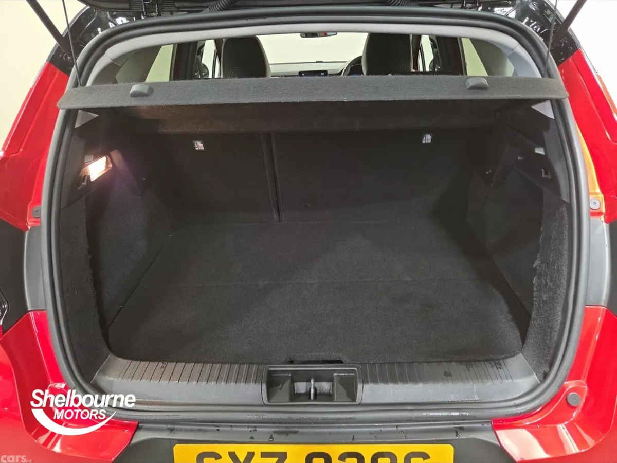Renault Captur Hatchback, Petrol Hybrid, 2023, Red