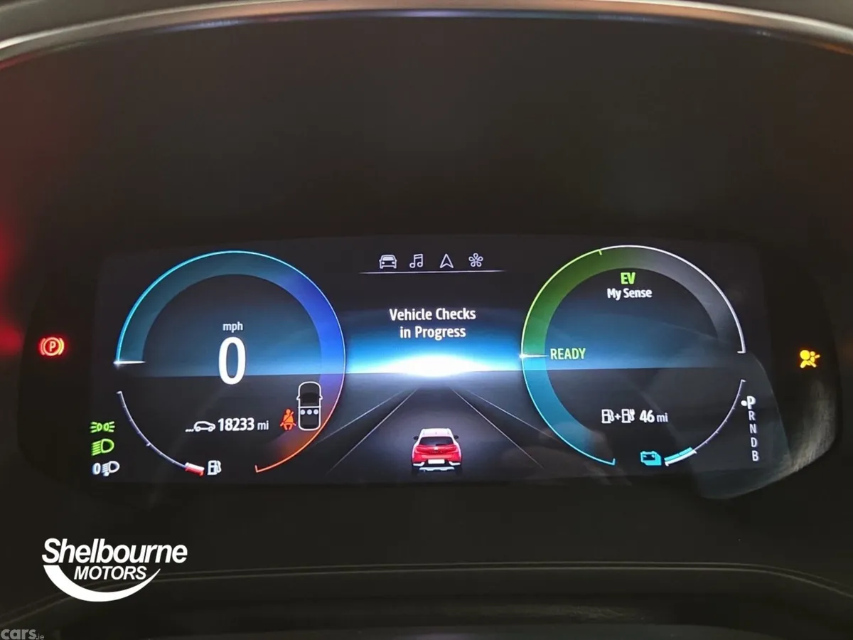 Renault Captur Hatchback, Petrol Hybrid, 2023, Red
