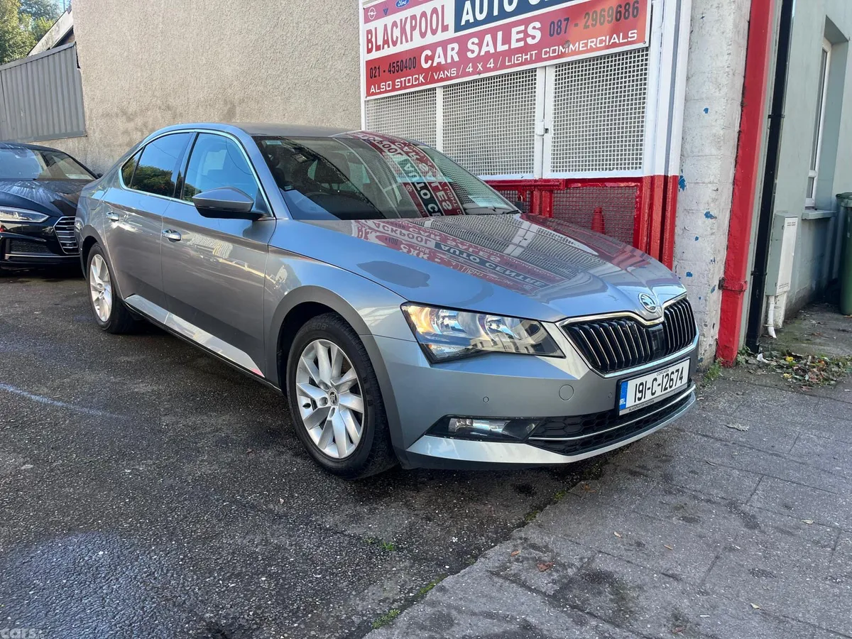 Skoda Superb Hatchback, Diesel, 2019, Grey