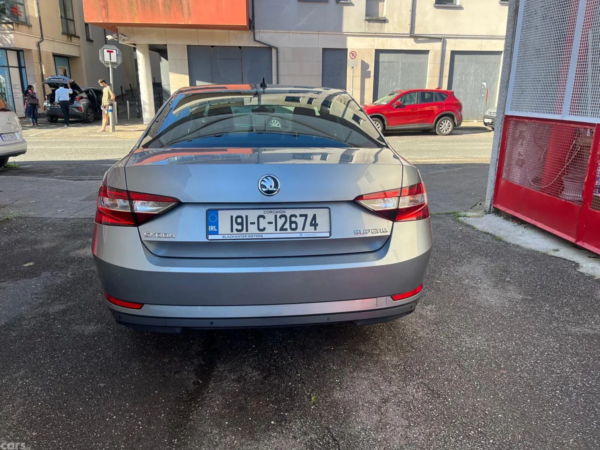 Skoda Superb Hatchback, Diesel, 2019, Grey