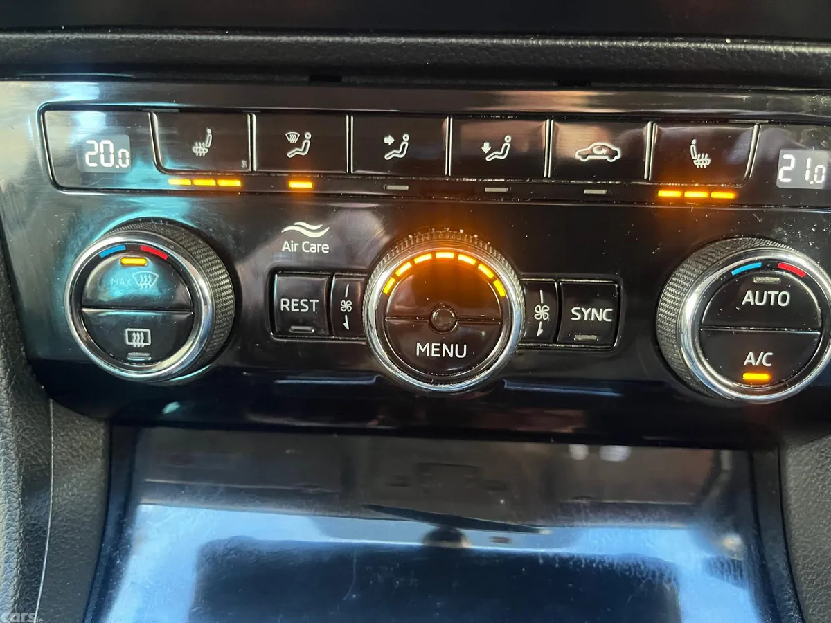 Skoda Superb Hatchback, Diesel, 2019, Grey