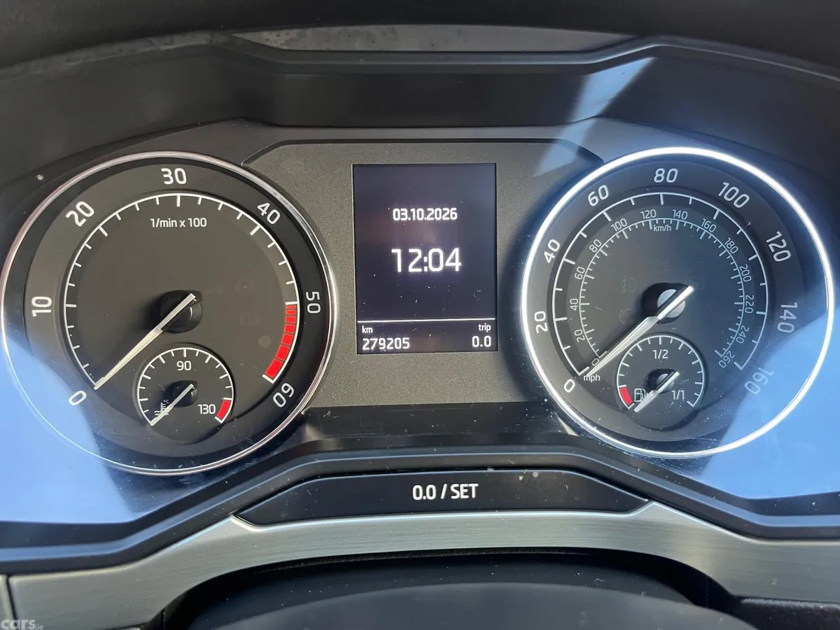Skoda Superb Hatchback, Diesel, 2019, Grey
