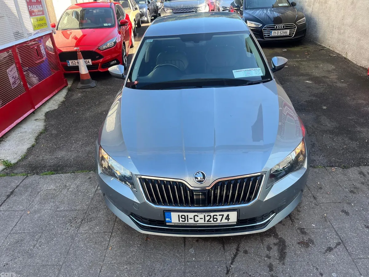Skoda Superb Hatchback, Diesel, 2019, Grey