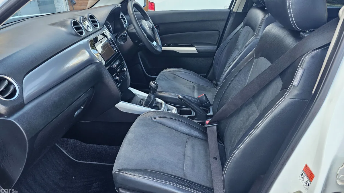 Suzuki Vitara SUV, Petrol, 2018, White
