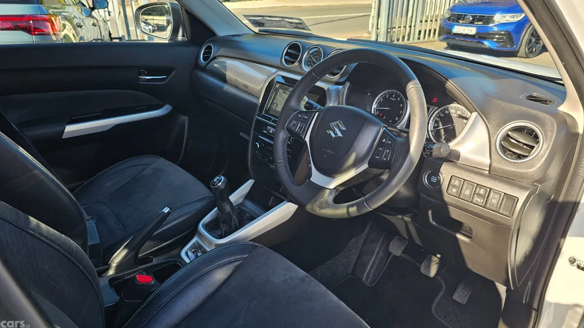 Suzuki Vitara SUV, Petrol, 2018, White