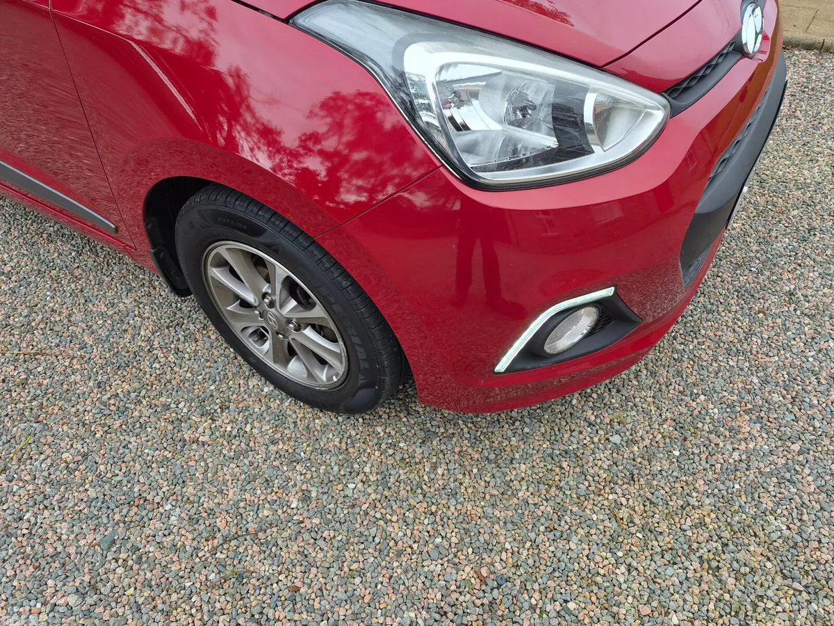 Hyundai i10 Hatchback, Petrol, 2015, Red