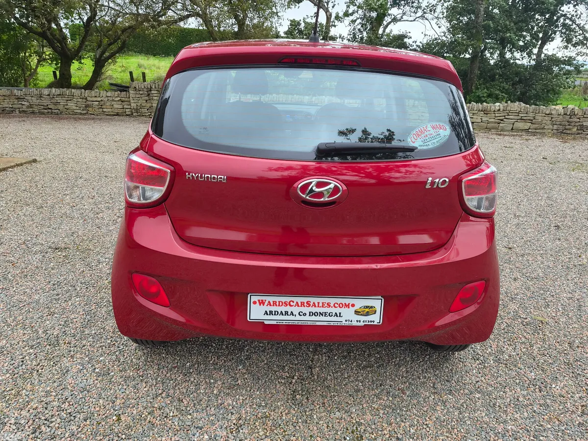 Hyundai i10 Hatchback, Petrol, 2015, Red