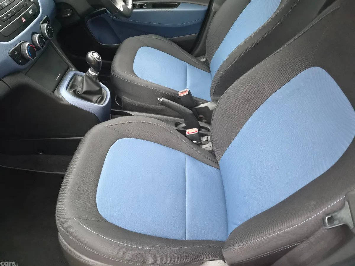 Hyundai i10 Hatchback, Petrol, 2015, Red