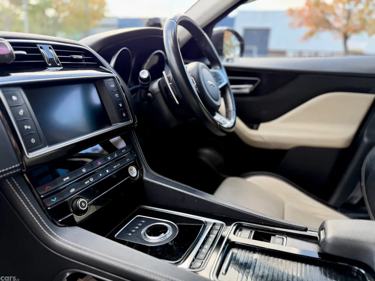 Jaguar F-Pace SUV, Diesel, 2018, White