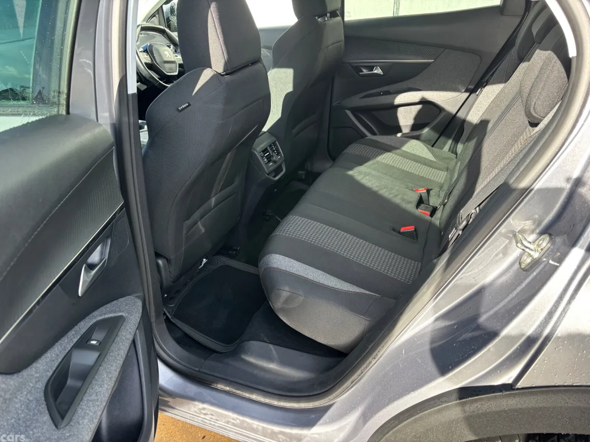 Peugeot 3008 MPV, Diesel, 2018, Grey