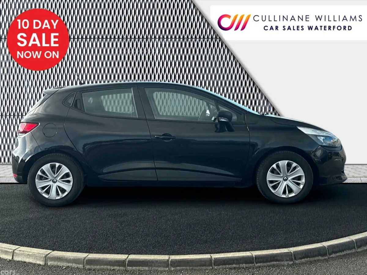 Renault Clio Hatchback, Petrol, 2017, Black