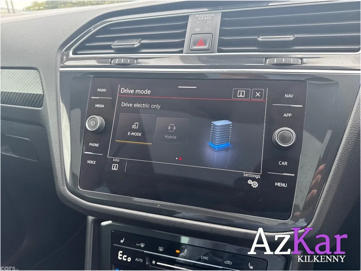 Volkswagen Tiguan SUV, Petrol Plug-in Hybrid, 2023, White