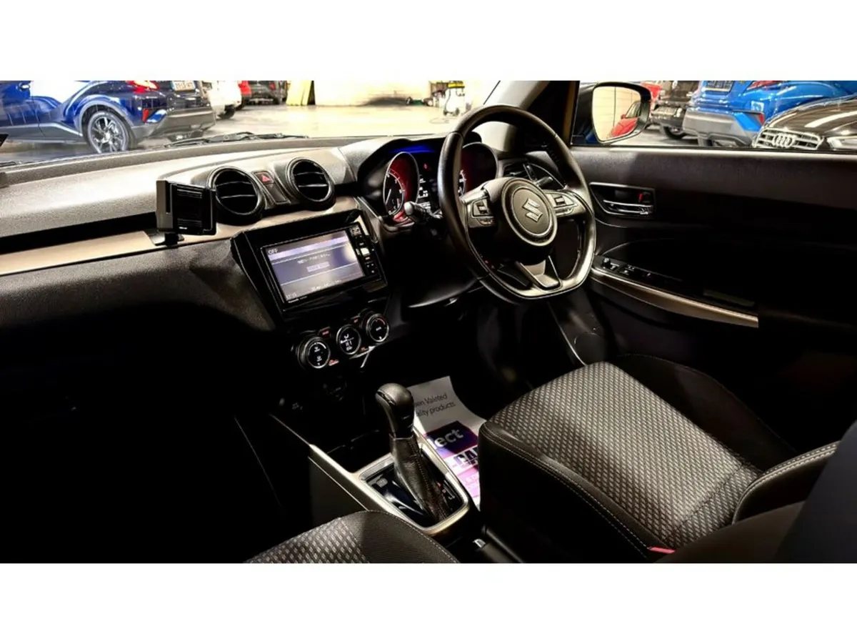 Suzuki Swift Hatchback, Petrol, 2019, Blue