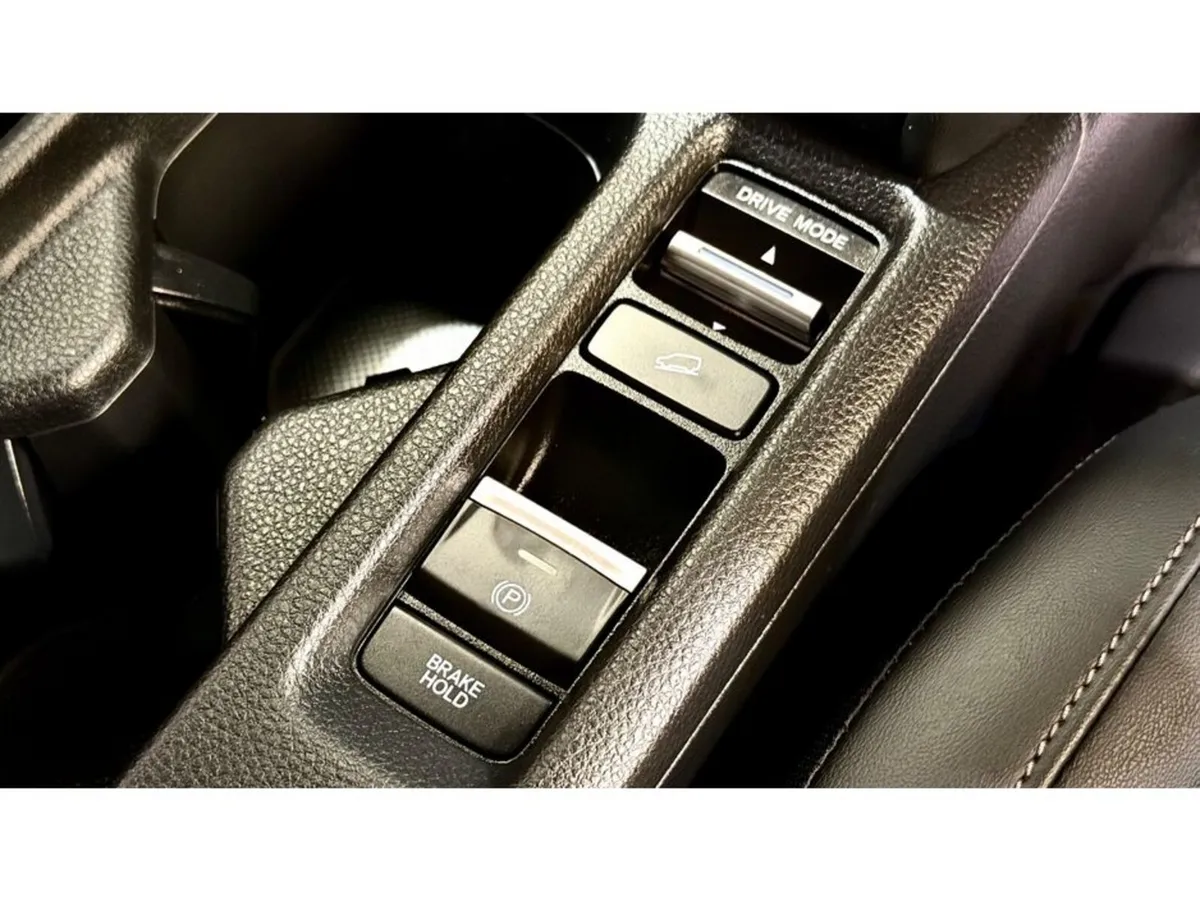 Honda Vezel SUV, Petrol Hybrid, 2022, Red