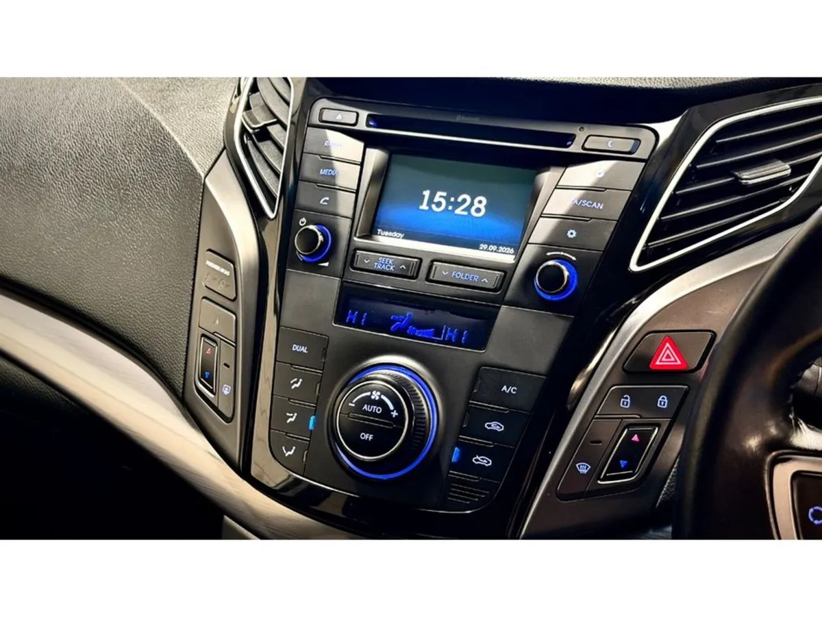 Hyundai i40 Saloon, Diesel, 2016, White