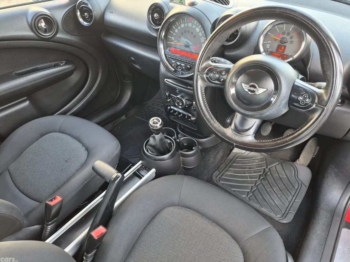 Mini Cooper Hatchback, Diesel, 2015, Red