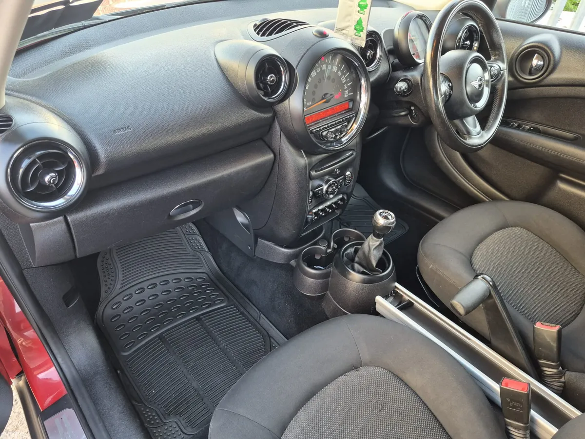 Mini Cooper Hatchback, Diesel, 2015, Red