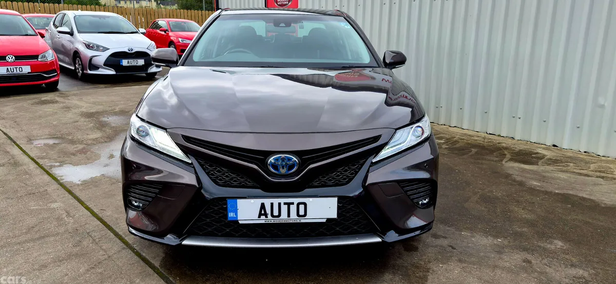 Toyota Camry Saloon, Petrol Hybrid, 2019, Brown