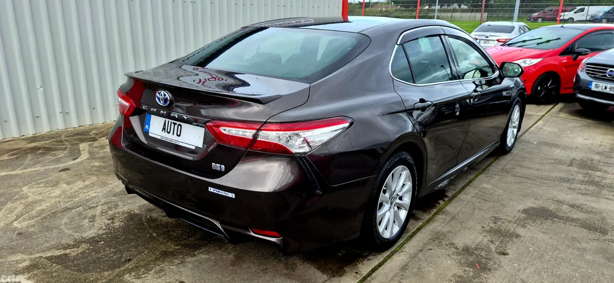 Toyota Camry Saloon, Petrol Hybrid, 2019, Brown