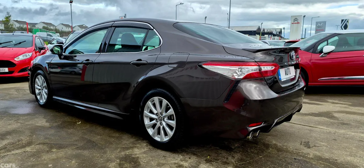 Toyota Camry Saloon, Petrol Hybrid, 2019, Brown