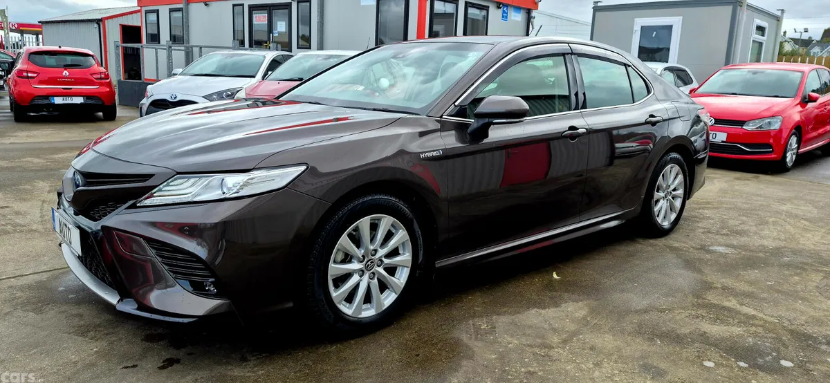 Toyota Camry Saloon, Petrol Hybrid, 2019, Brown