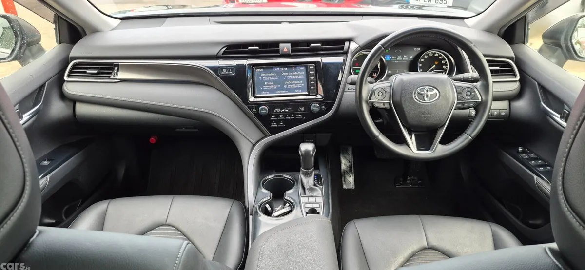 Toyota Camry Saloon, Petrol Hybrid, 2019, Brown