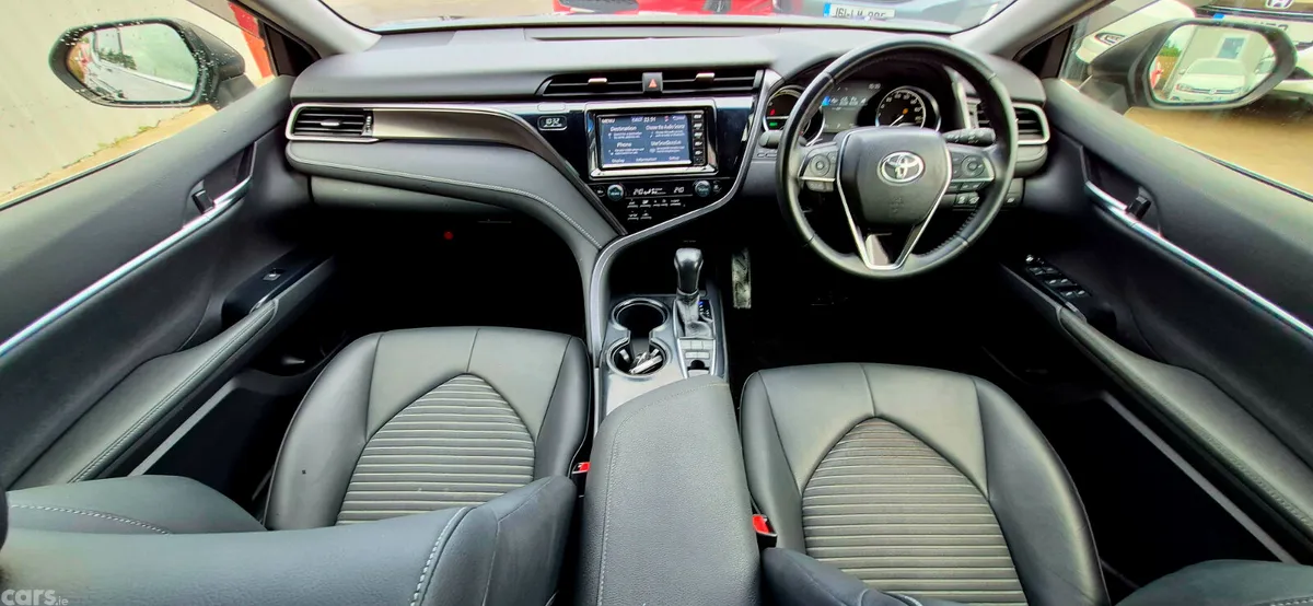 Toyota Camry Saloon, Petrol Hybrid, 2019, Brown