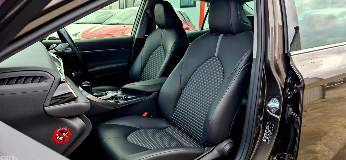 Toyota Camry Saloon, Petrol Hybrid, 2019, Brown