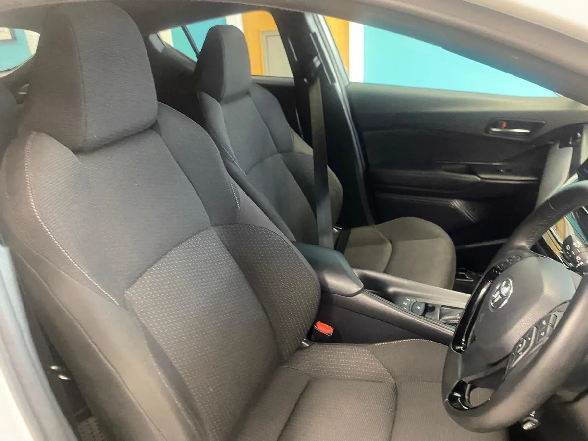 Toyota C-HR SUV, Petrol Hybrid, 2018, White