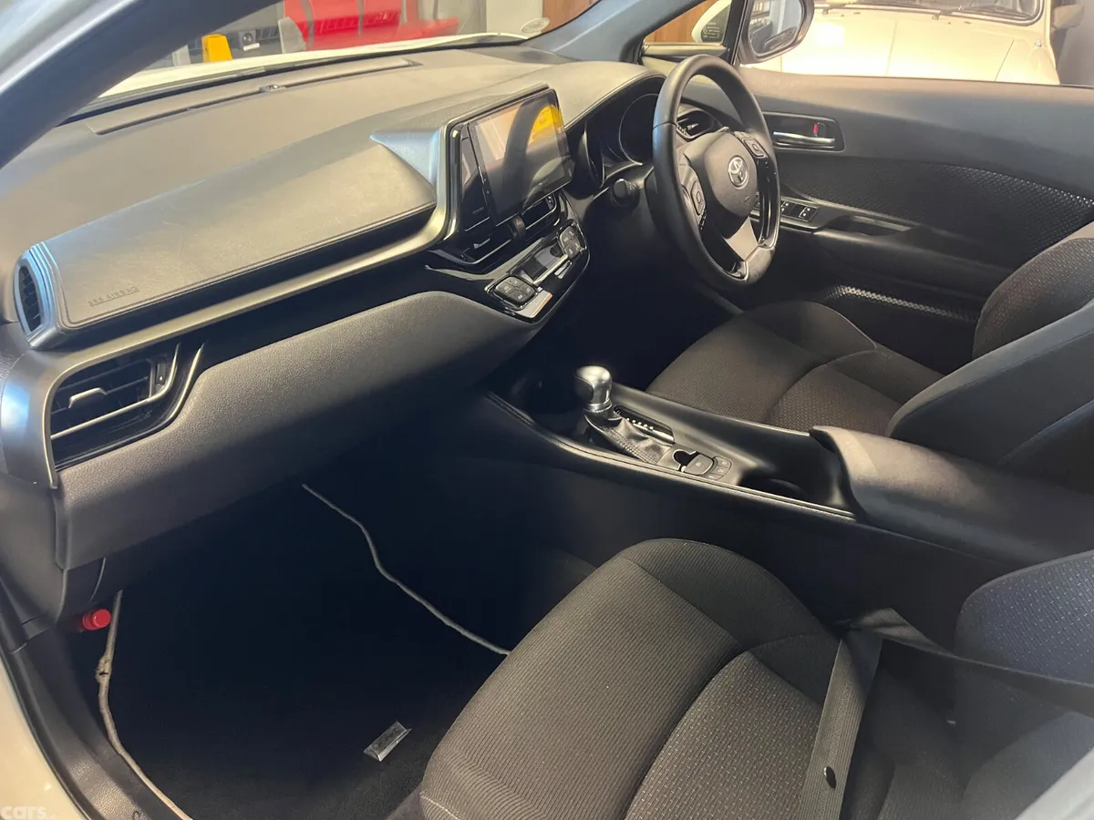 Toyota C-HR SUV, Petrol Hybrid, 2018, White