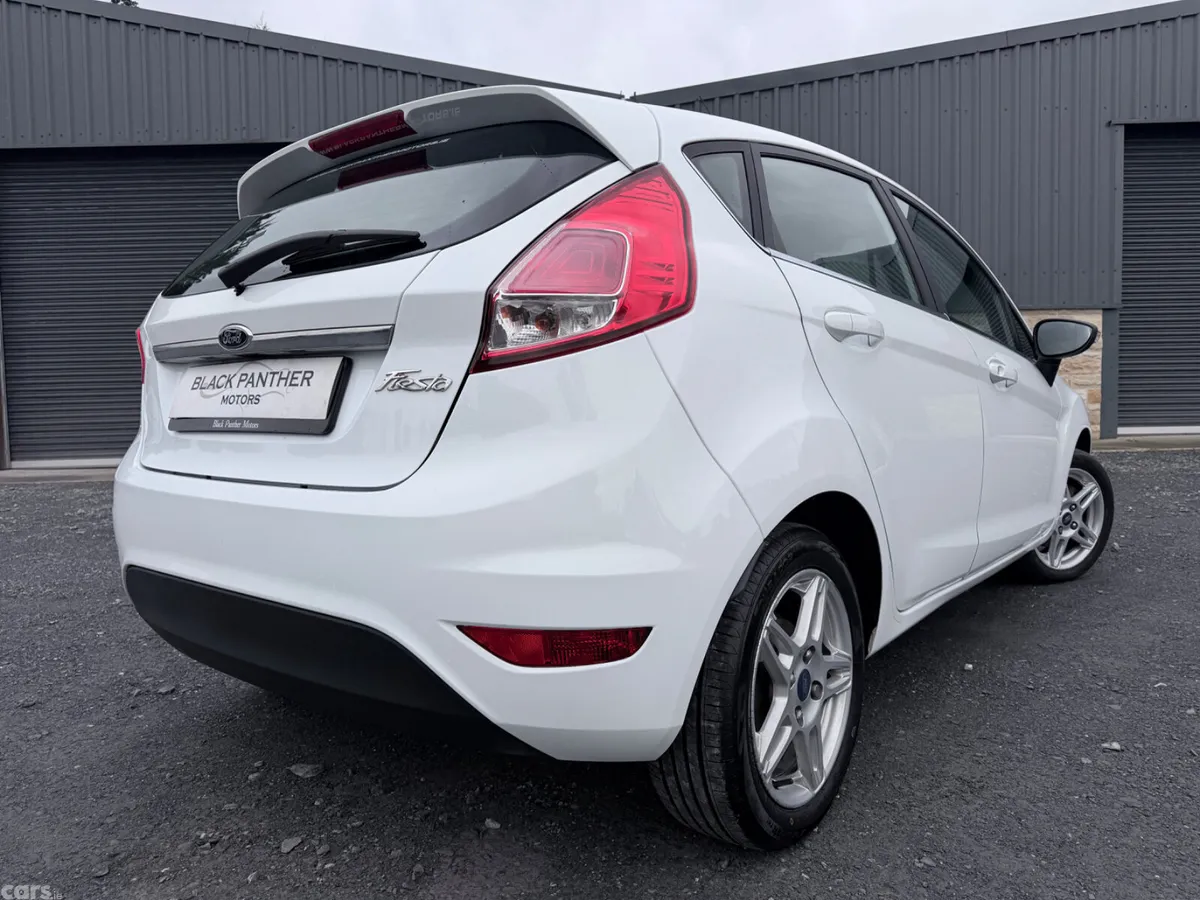 Ford Fiesta Hatchback, Petrol, 2015, White