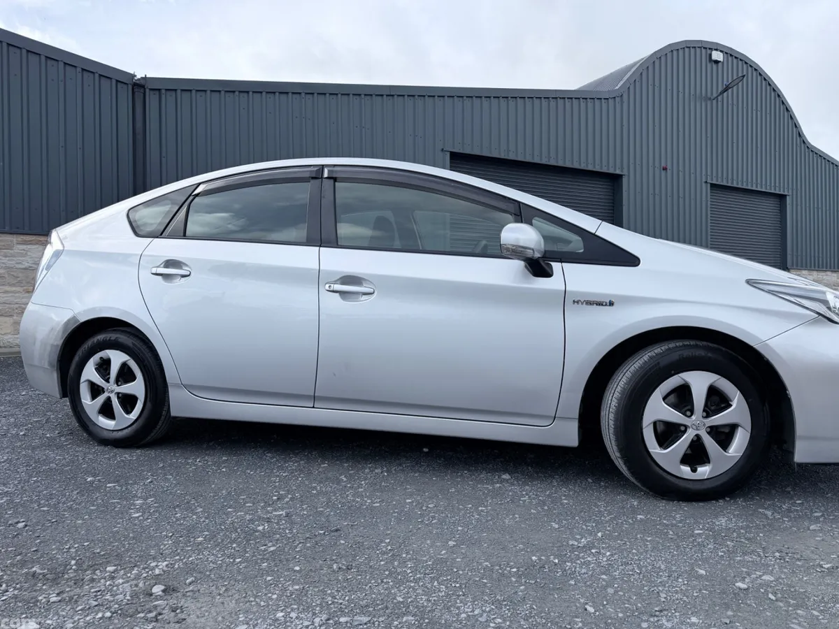 Toyota Prius Hatchback, Petrol Hybrid, 2015, Silver