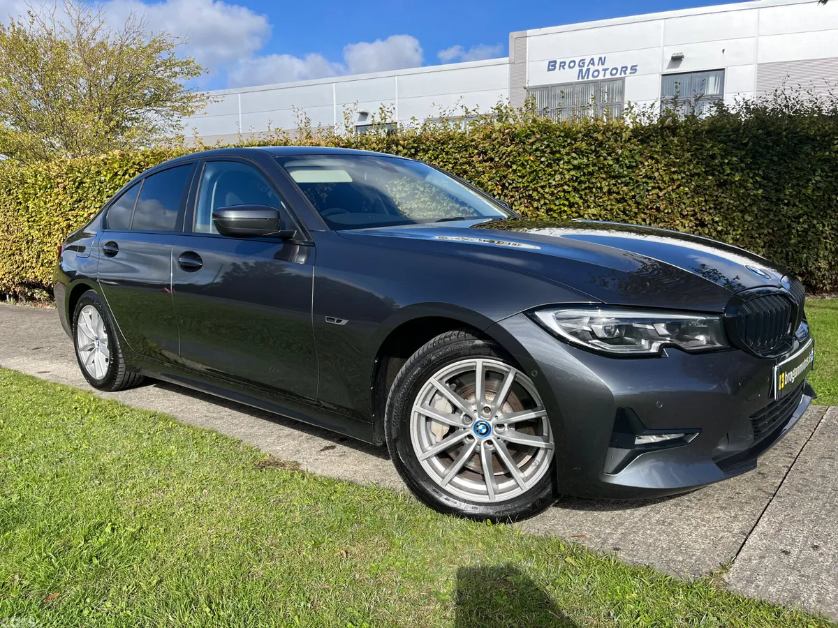 BMW 3-Series Saloon, Petrol Plug-in Hybrid, 2022, Grey