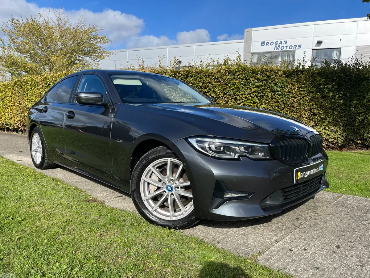 BMW 3-Series Saloon, Petrol Plug-in Hybrid, 2022, Grey
