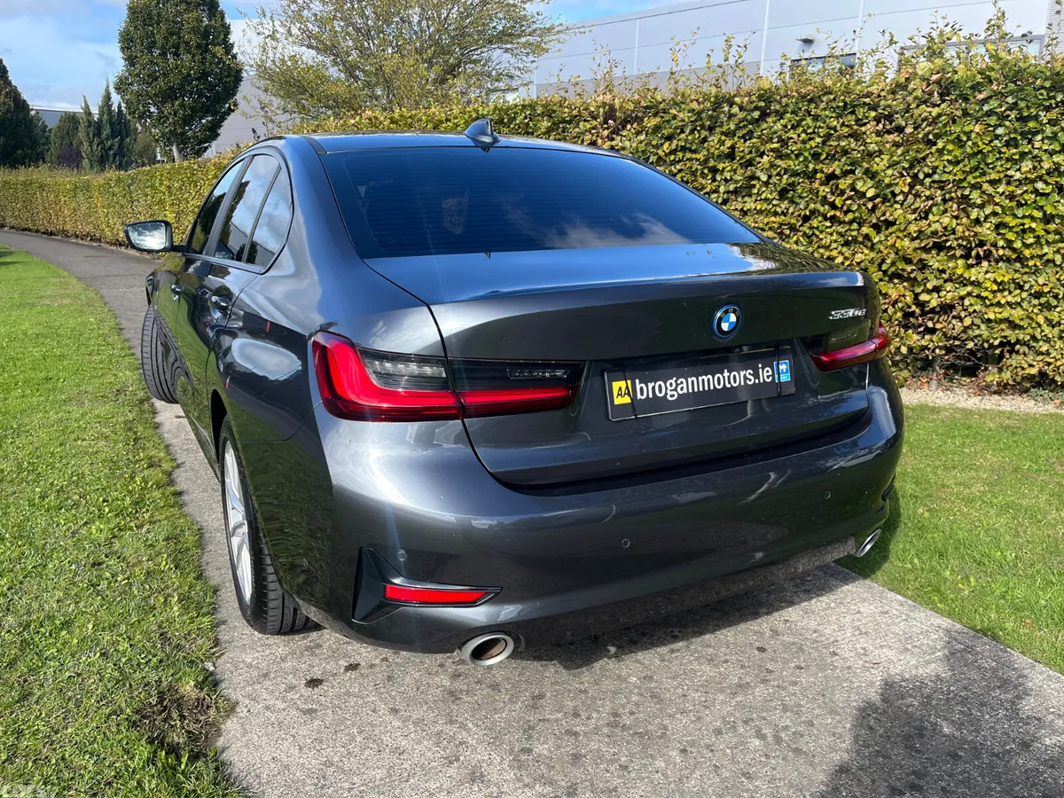 BMW 3-Series Saloon, Petrol Plug-in Hybrid, 2022, Grey