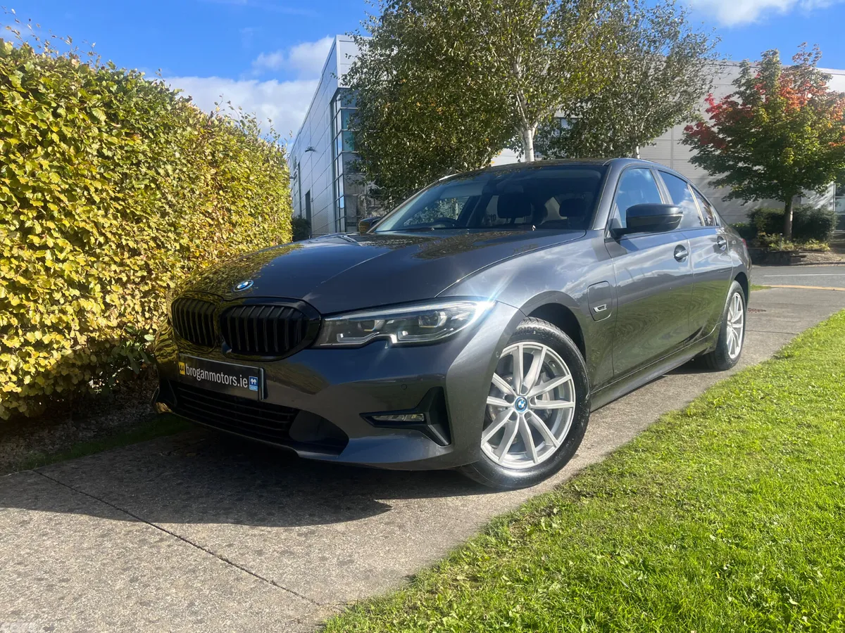 BMW 3-Series Saloon, Petrol Plug-in Hybrid, 2022, Grey