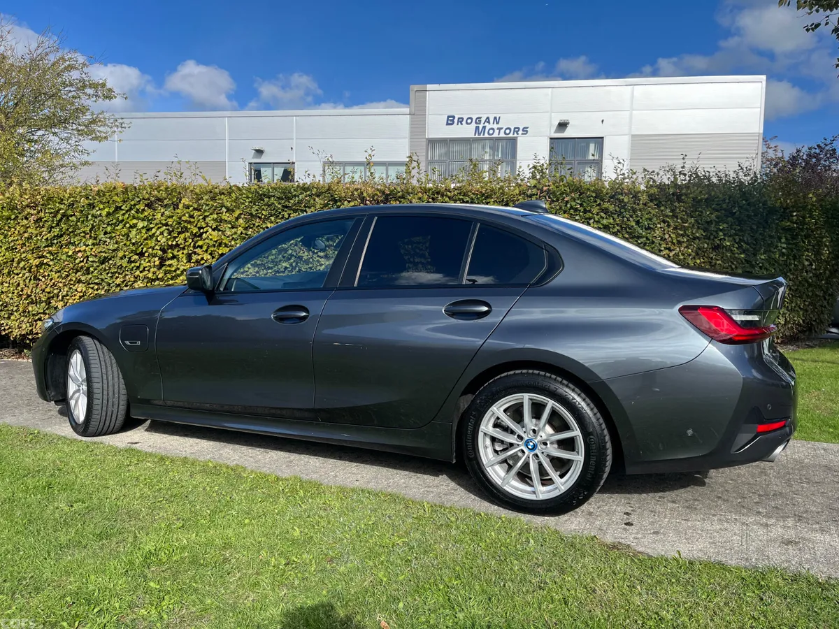 BMW 3-Series Saloon, Petrol Plug-in Hybrid, 2022, Grey