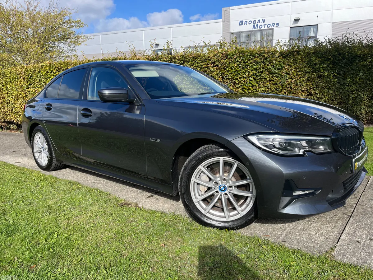 BMW 3-Series Saloon, Petrol Hybrid, 2022, Grey