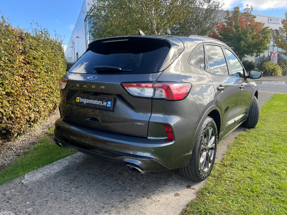 Ford Kuga SUV, Petrol Plug-in Hybrid, 2022, Grey
