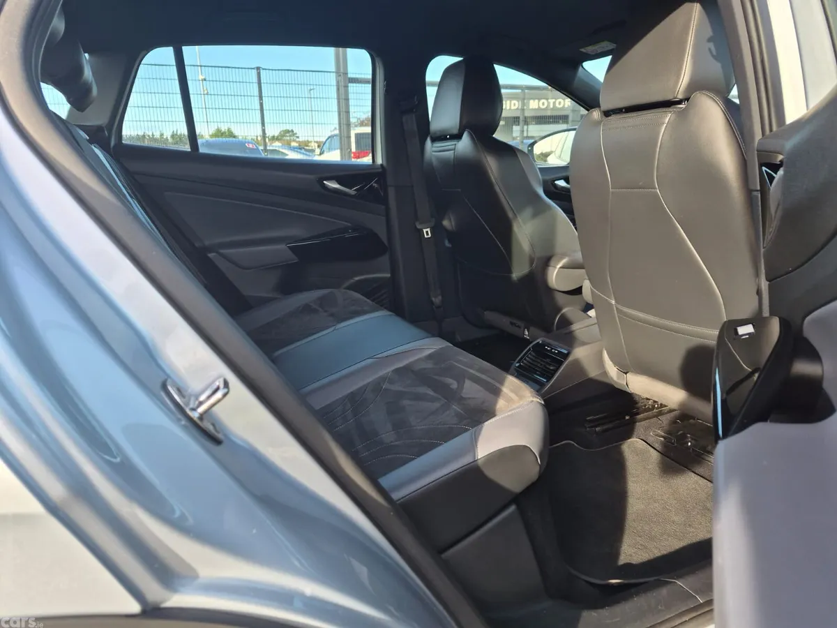 Volkswagen ID.4 Estate, Electric, 2022, Grey