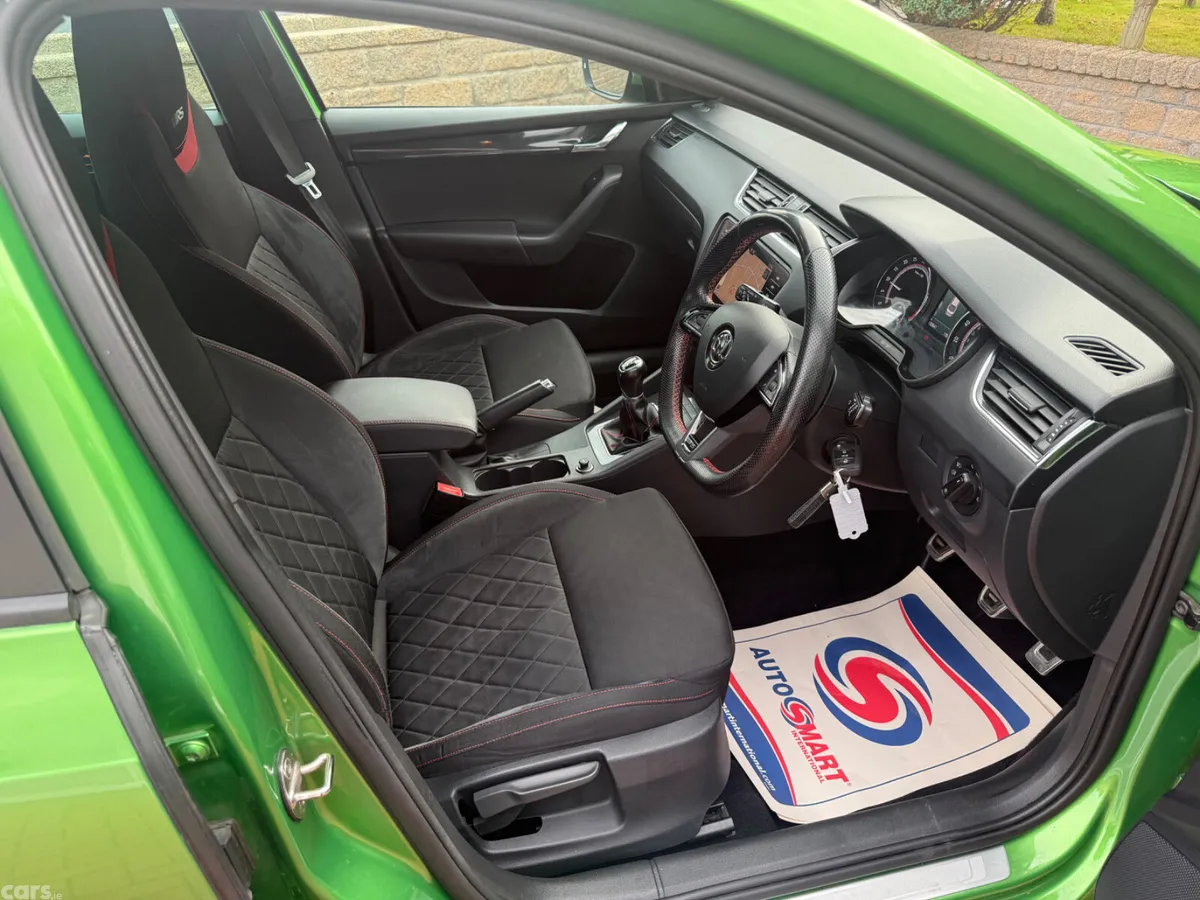 Skoda Octavia Hatchback, Diesel, 2018, Green